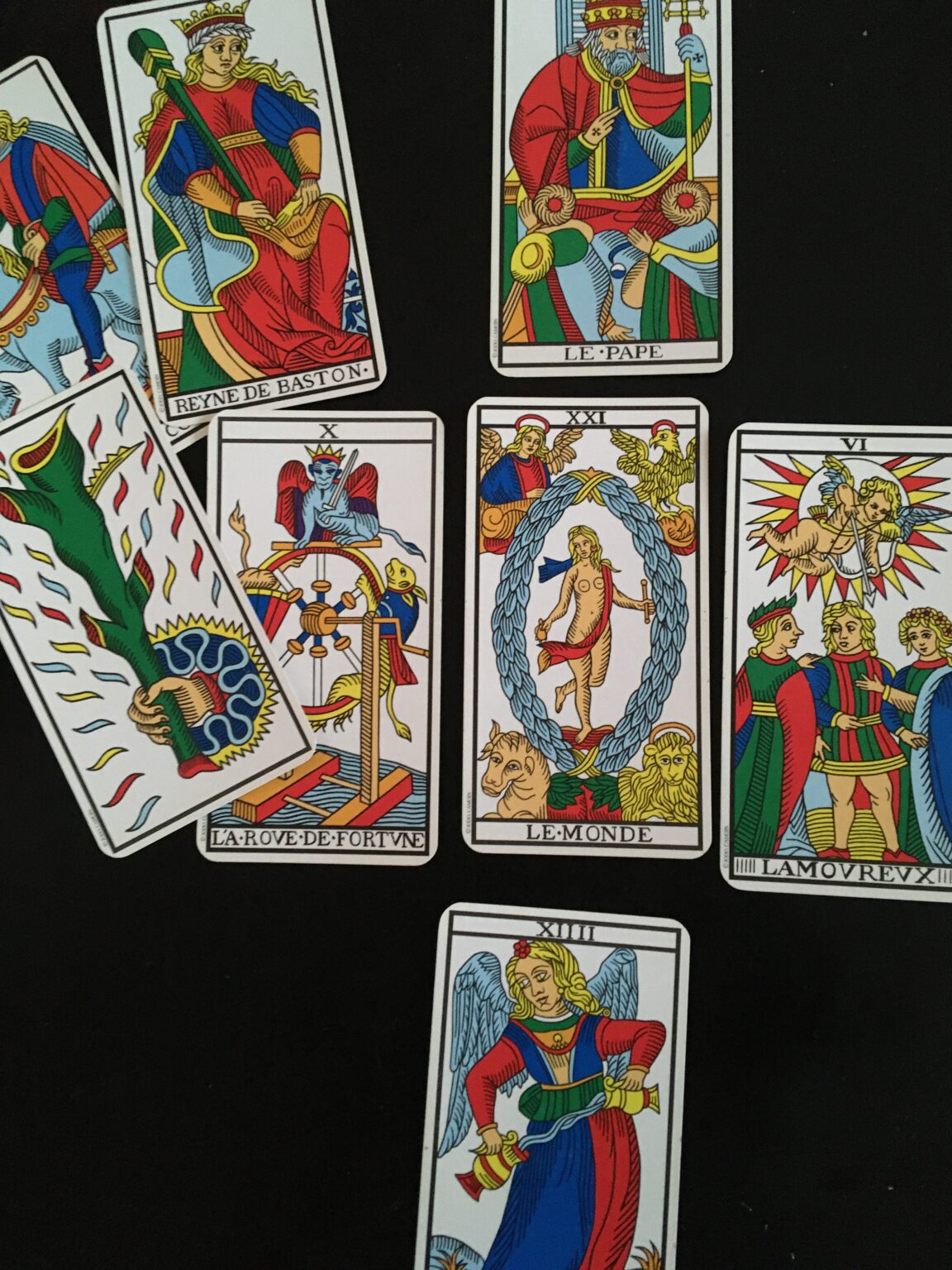 Formation personnalisée de Voyance et Intuition Tarot oracles et runes